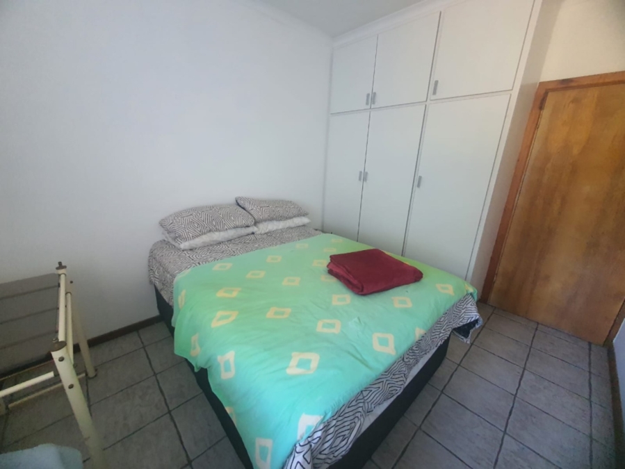 To Let 4 Bedroom Property for Rent in Beacon Bay Eastern Cape